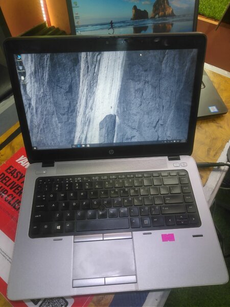 HP LAPTOP ELITEBOOK