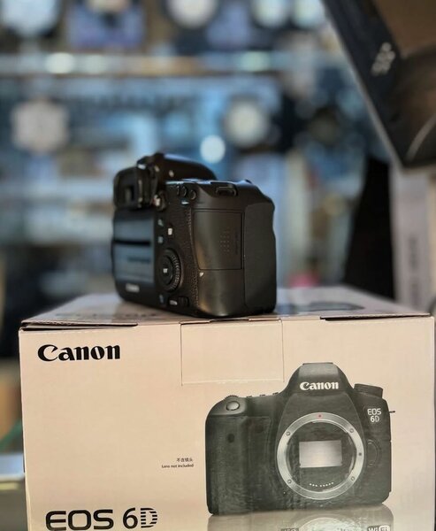 CANON EOS 6D [DSLR Camera]
