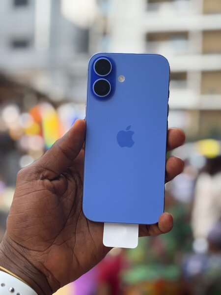iPhone 16