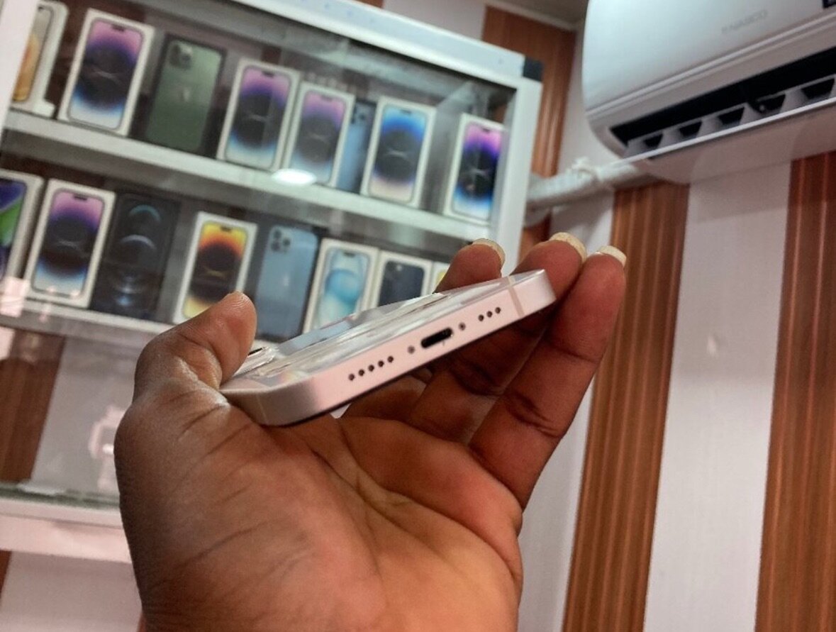 iPhone 13 simple