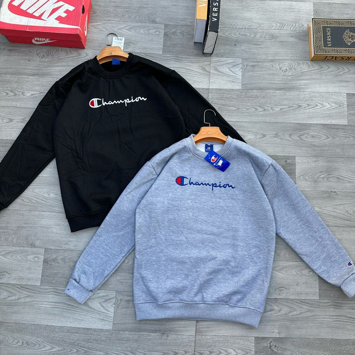 Sweatshirt