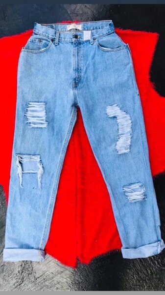BOYFRIENDS JEANS