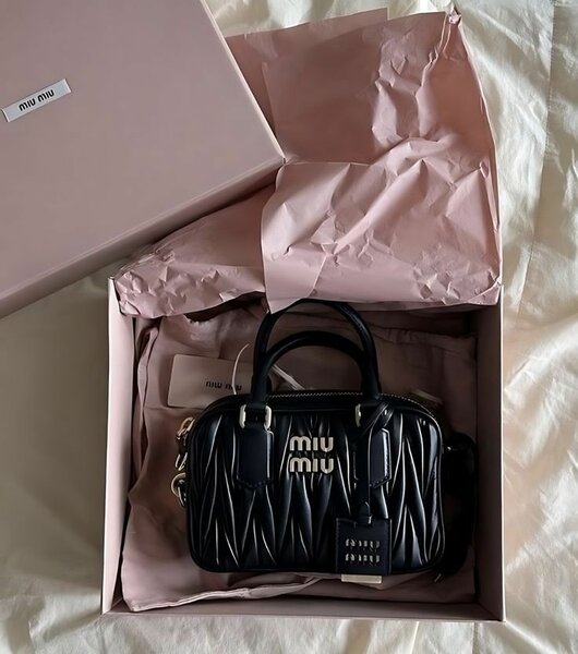 Miu miu/ бесплатная доставка