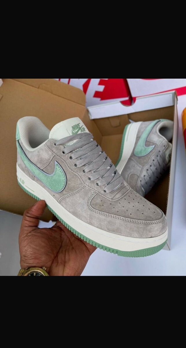 Sneaker Home
