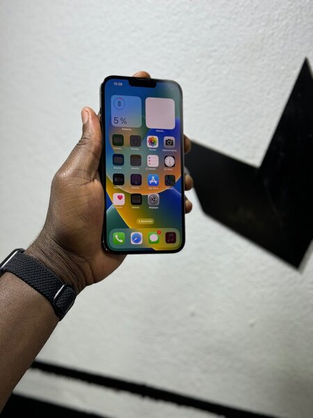iPhone 13 Pro Max 128Go tout es d’origine jamais démonté