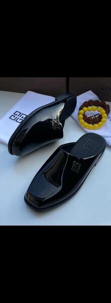 Half shoe