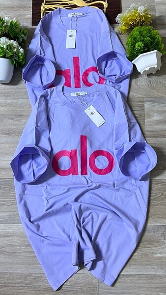 T-shirts unisex Alo stylé