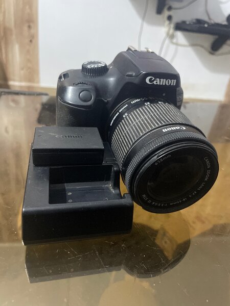 Canon eos 4000 D