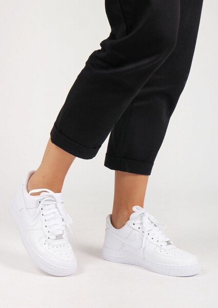 Sneakers hub
