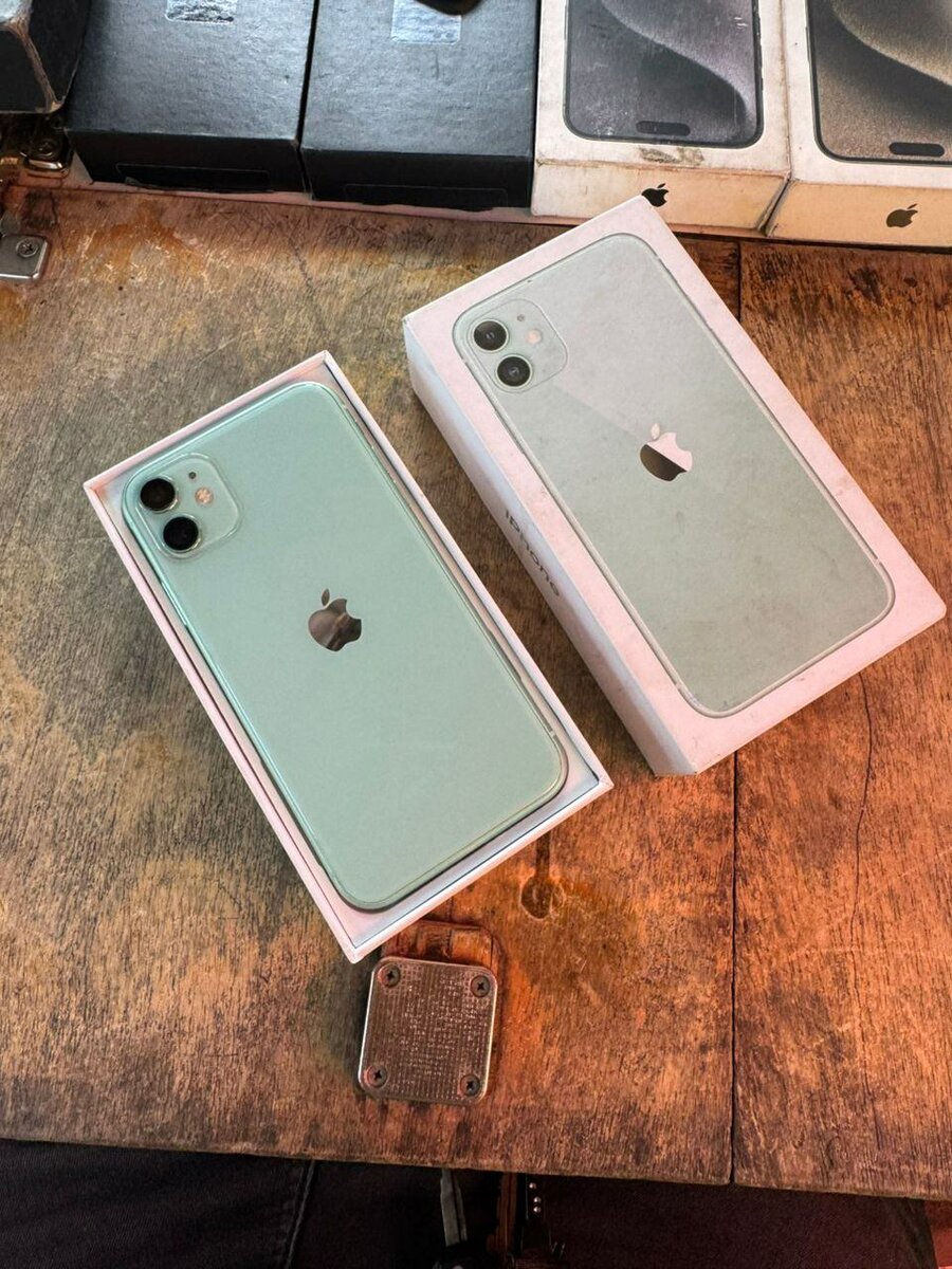 iPhone 11 64G tout passe propre 125,000