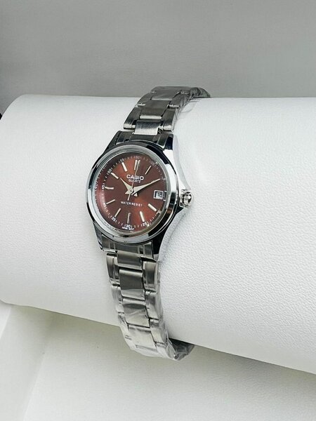 Une montre de luxe femme