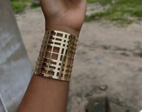 Bracelet manchette doré