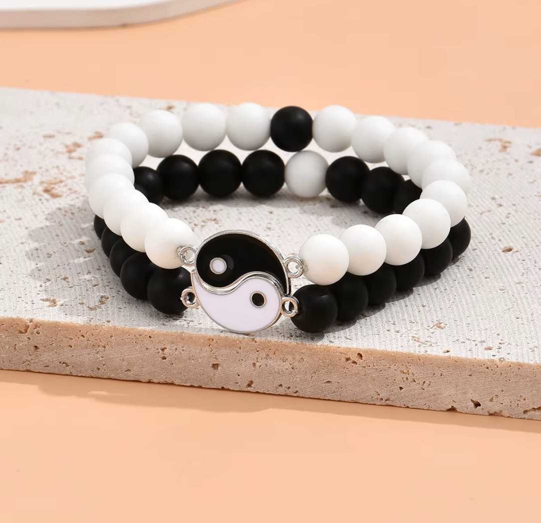 Romantic necklaces and bracelets for couples