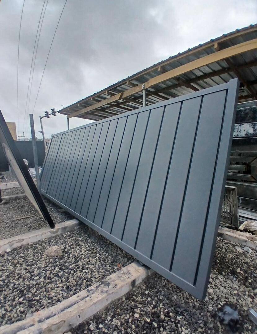 SLIDING GATES