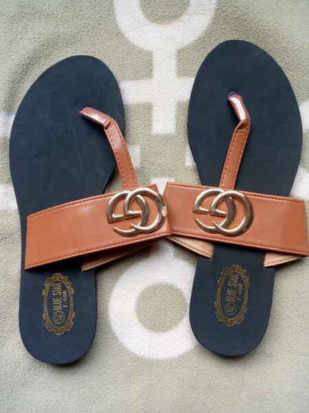 Ladies slippers