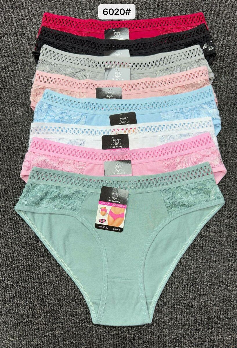 Culotte féminine en dentelle