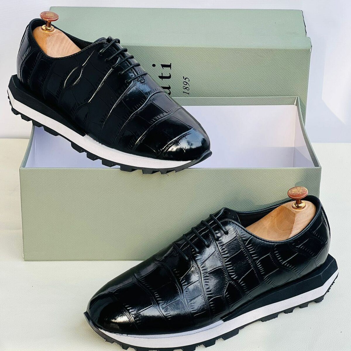 Men shoes