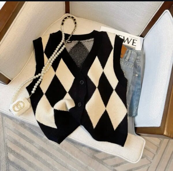 Sweater vest