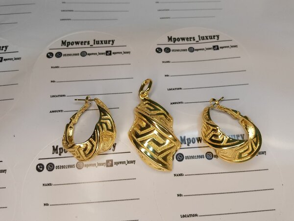 Classic earrings