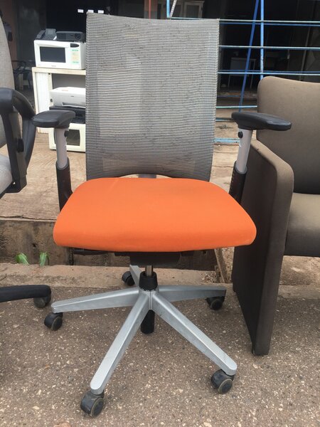 Officer chair