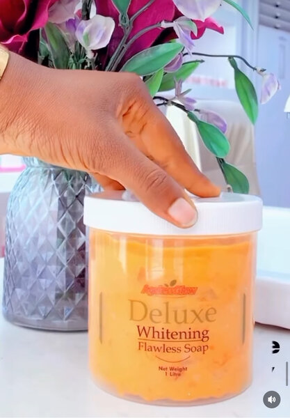 Deluxe Flawles Soap
