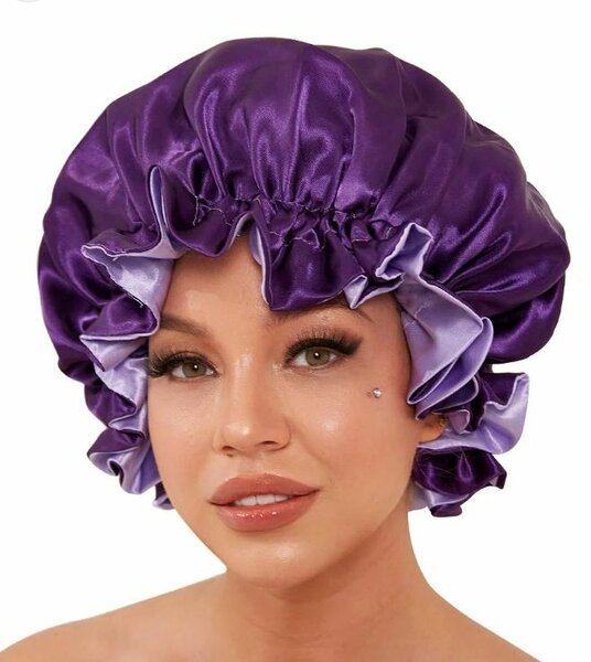 Bonnet en satin réversible