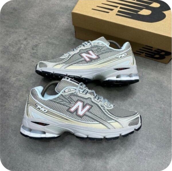 New Balance Sneakers