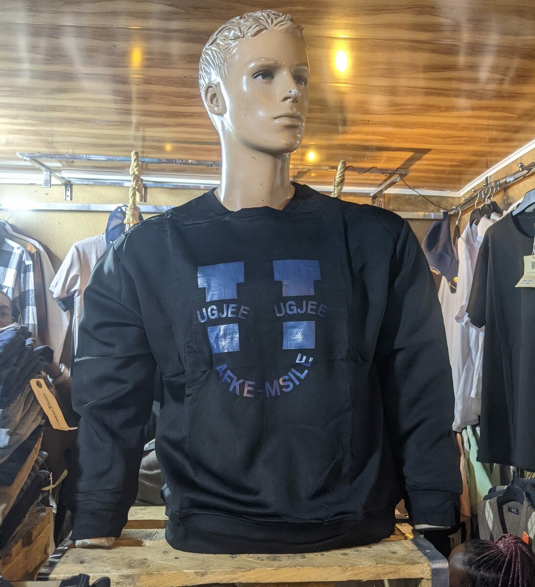 Sweatshirt