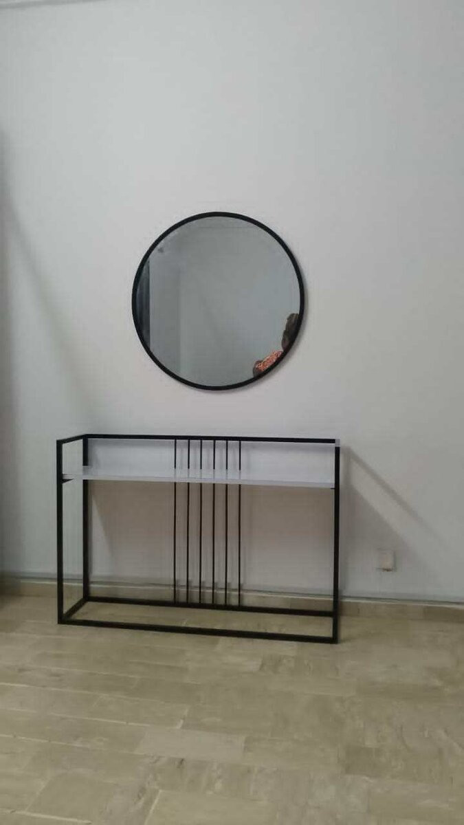 Table console moderne en métal