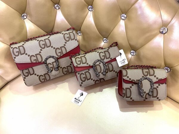 Beautiful ladies bags set
