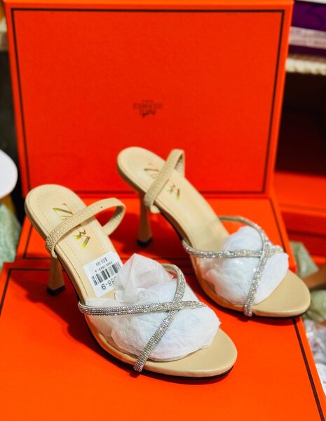 Ladies heels