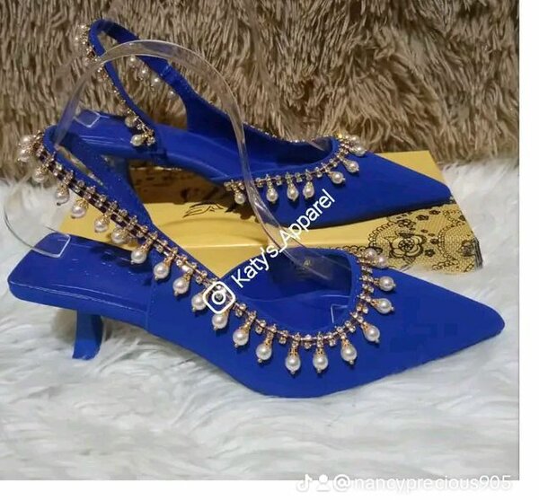 Sanders Heeled