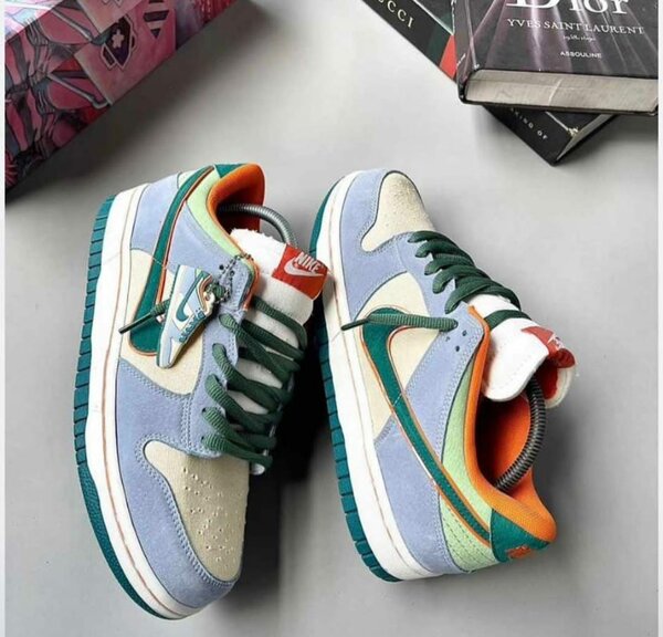 Nike dunk low blue