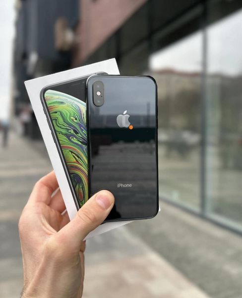 iPhone XS