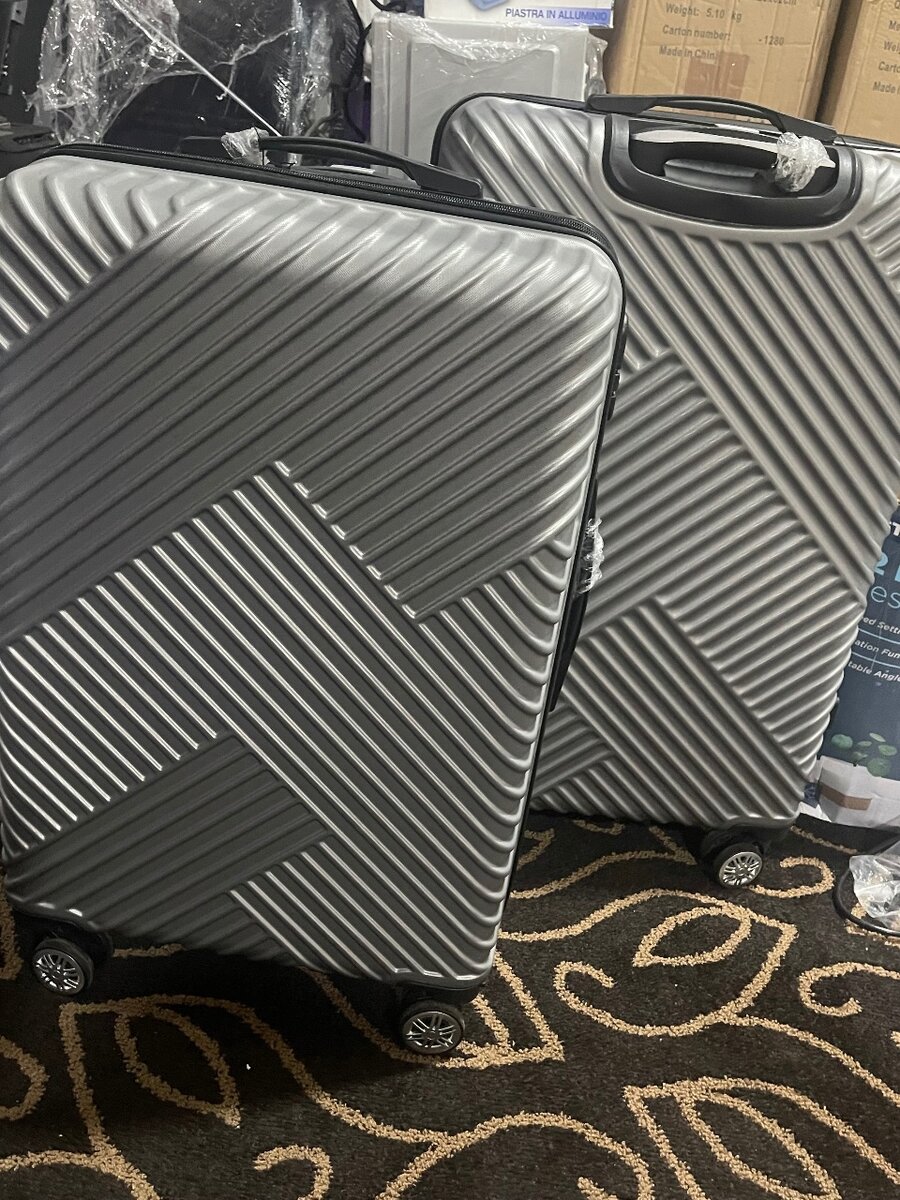2 set travel suitcases from UK( Big and medium size)