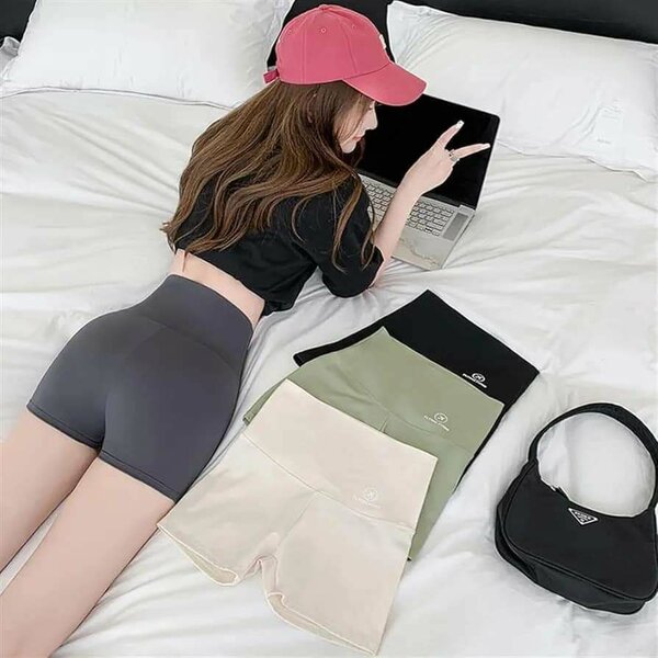 Invisible underwear suitable for ladies with slim wais