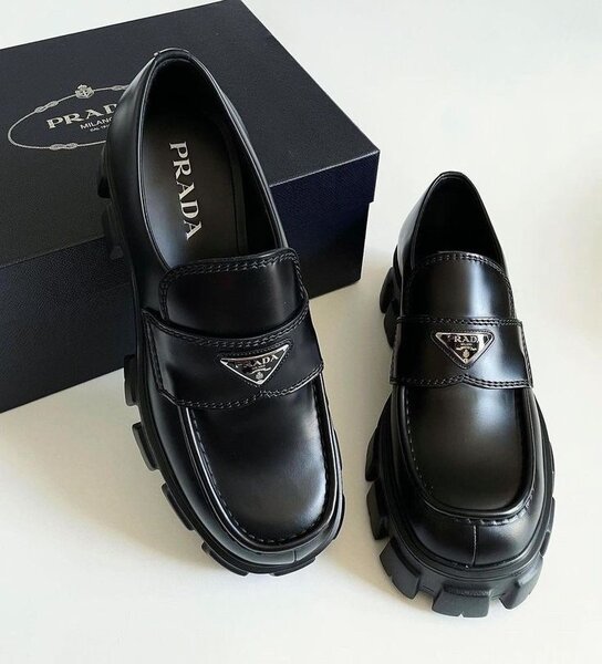 Shoe