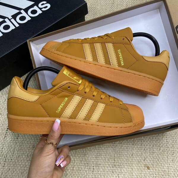 Baskets Adidas Superstar Marron