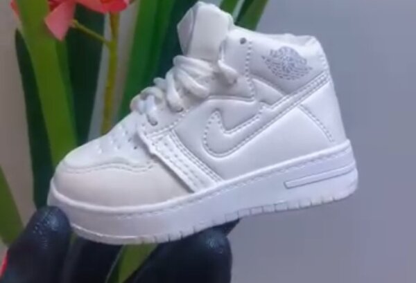 Sneaker