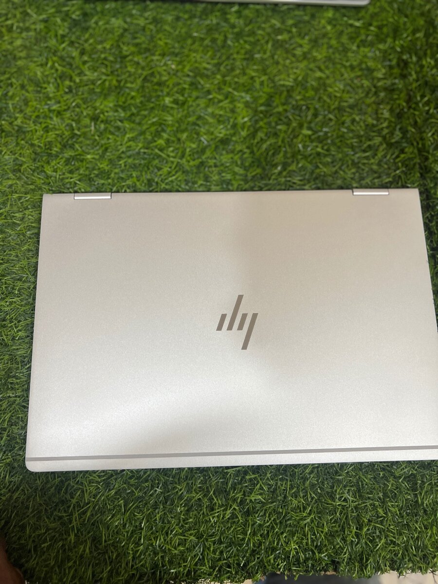 HP EliteBook 1030 G2