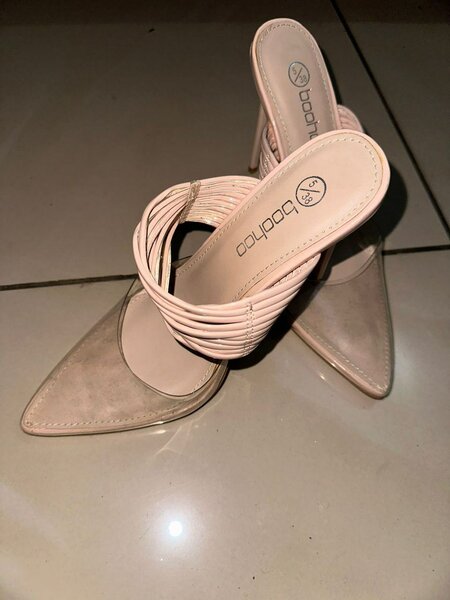 Scandale à talons