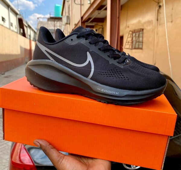 Nike Vomero 17x