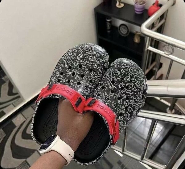 CROCS