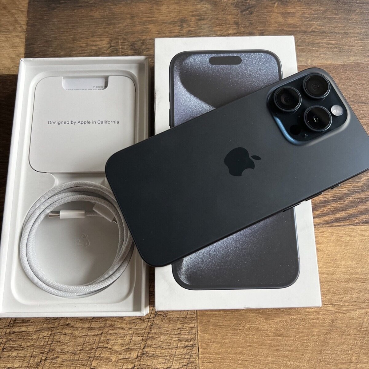 iPhone 15 pro 256 gigas