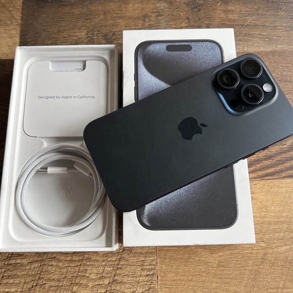 iPhone 15 pro 256 gigas