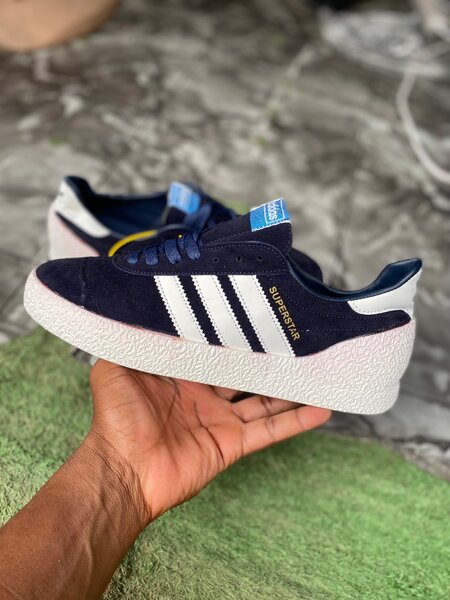 Adidas superstars