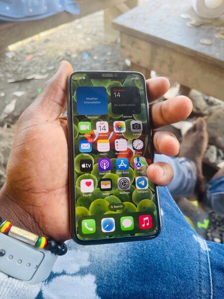 iPhone XS 64 gig