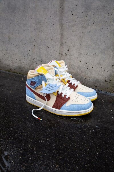 AIR JORDAN 1