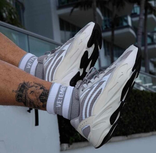 Yeezy boost 700