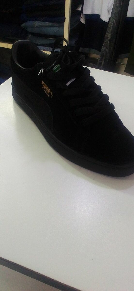 Puma Sneakers